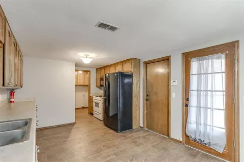 2116 Meench Dr, Moore, OK 73170 photo 15