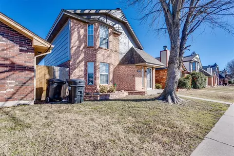 2116 Meench Dr, Moore, OK 73170 photo 2