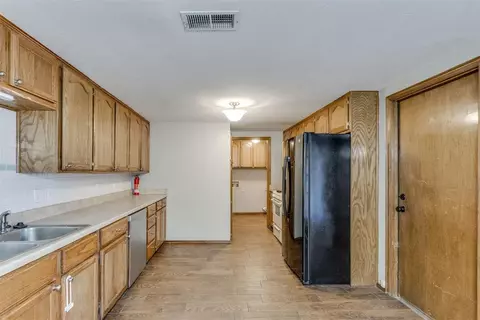 2116 Meench Dr, Moore, OK 73170 photo 13