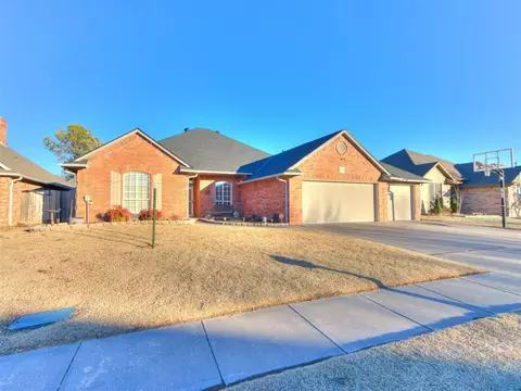 12916 Red Hawk Ln, Oklahoma City, OK 73170
