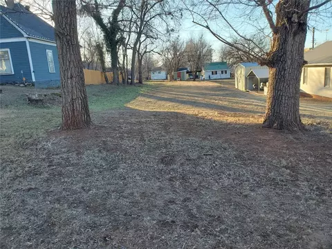 Ash, Guthrie, OK 73044