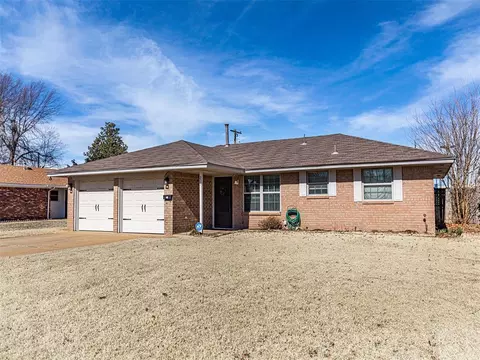 205 Davis Cir, Midwest City, OK 73110