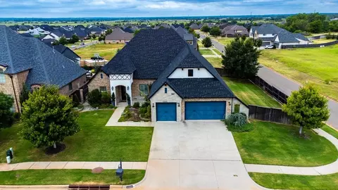 3208 Rolling Woods Dr, Norman, OK 73072 photo 2