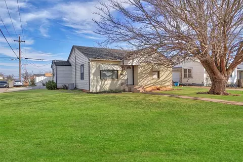 1020 N Willard St, Altus, OK 73521