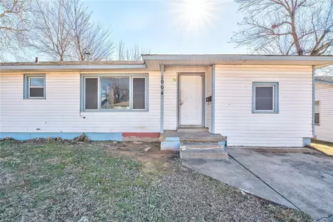 1004 S Locust Dr, Midwest City, OK 73110