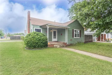 1001 E Cypress St, Altus, OK 73521 photo 2