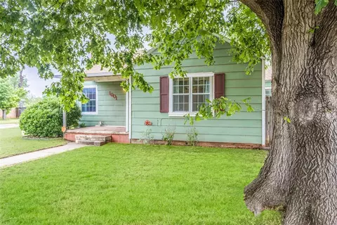 1001 E Cypress St, Altus, OK 73521 photo 3