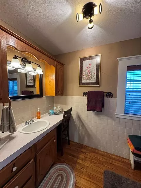 Bath - 1932 E 2050 Rd, Hugo, OK 74743 photo 1 of 5