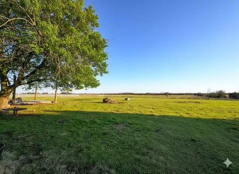Exterior - 1932 E 2050 Rd, Hugo, OK 74743 photo 5 of 5