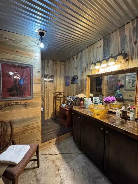 Bath - 1932 E 2050 Rd, Hugo, OK 74743 photo 5 of 5