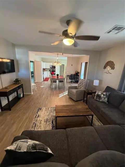 505 E 11th St, Chandler, OK 74834 photo 5