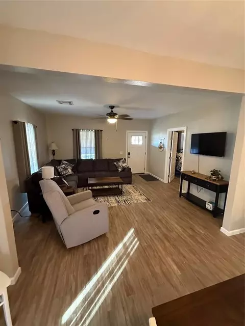 505 E 11th St, Chandler, OK 74834 photo 3