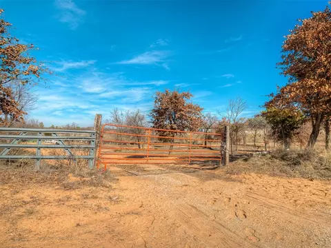 10701 SE 44th St, Oklahoma City, OK 73150