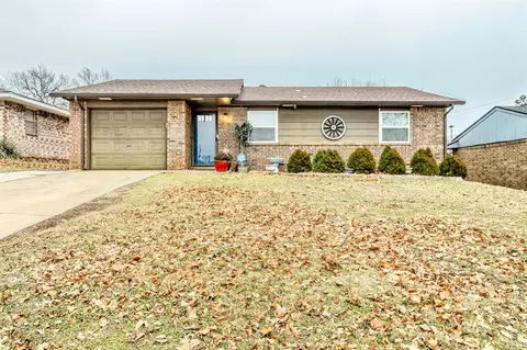 808 Pinebrook Dr, Guthrie, OK 73044