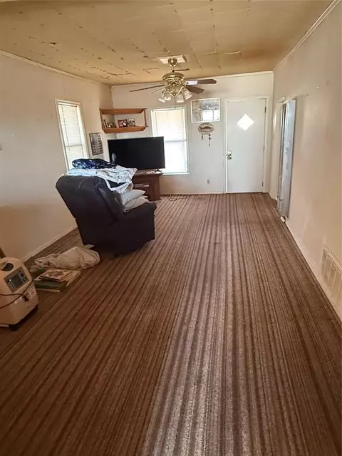 303 E 4th St, Chandler, OK 74834 photo 4