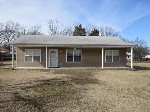 606 N Sharon St, Tecumseh, OK 74873