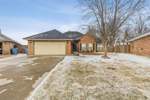 114 Westend Ct, Tuttle, OK 73089