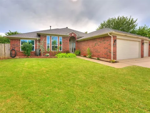 10736 NW 31st Ter, Yukon, OK 73099