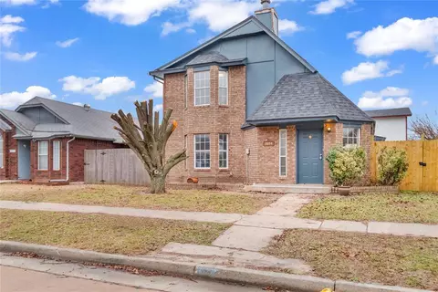 1604 Westmore Dr, Moore, OK 73170