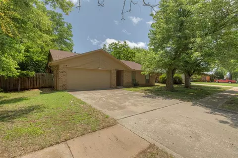 301 Cindy Ave, Norman, OK 73071 photo 2