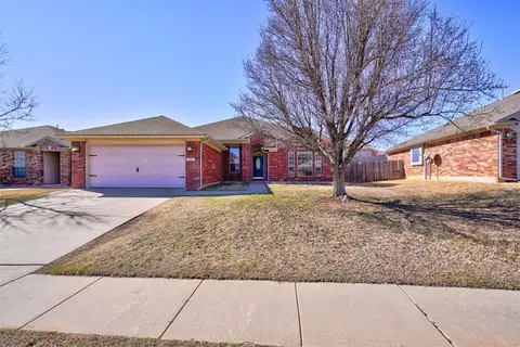 609 Hedgewood Dr, Moore, OK 73160