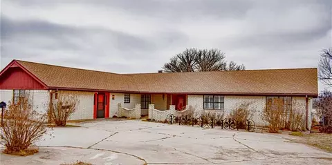 11855 N 1860 Rd, Sayre, OK 73662