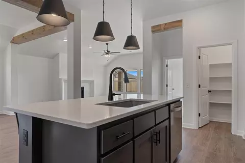 Kitchen - 16008 Switchgrass Pl, Moore, OK 73170 photo 5 of 5