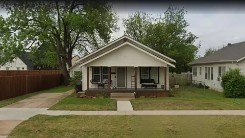 220 W Main St, Edmond, OK 73003