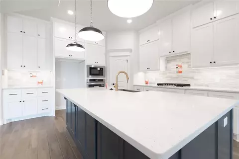 916 Damask Dr, Edmond, OK 73034