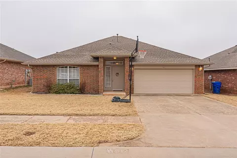612 Shadowhill St, Norman, OK 73071