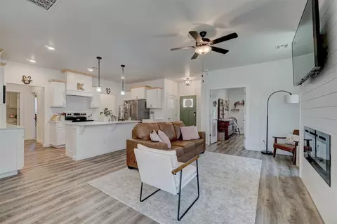 313 W 3rd St, Arcadia, OK 73007 photo 8