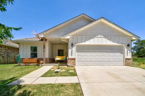 313 W 3rd St, Arcadia, OK 73007