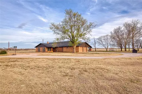 21462 E 1010 Rd, Foss, OK 73647 photo 4