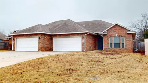 2730 Silvertree Dr, Oklahoma City, OK 73120