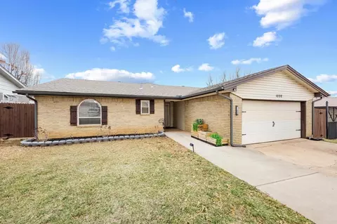1000 Cherrywood Ln, Yukon, OK 73099