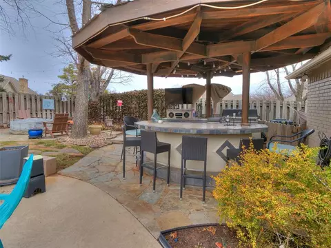 2005 Faircloud Dr, Edmond, OK 73034 photo 4