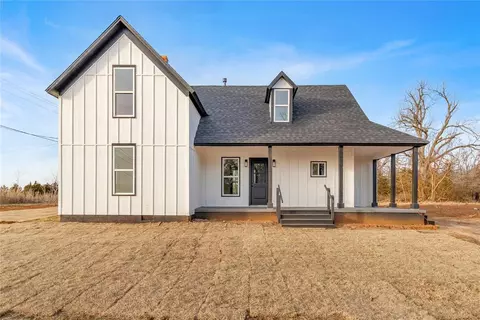 8674 S Coltrane Rd, Guthrie, OK 73044