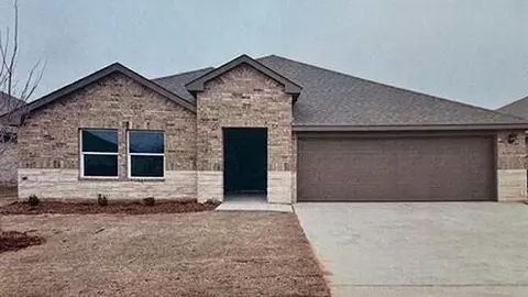 10229 NW 28th St, Yukon, OK 73099