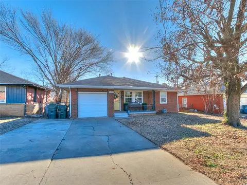 2200 Maple Dr, Midwest City, OK 73110