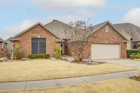 3104 Pine Hill Rd, Norman, OK 73072