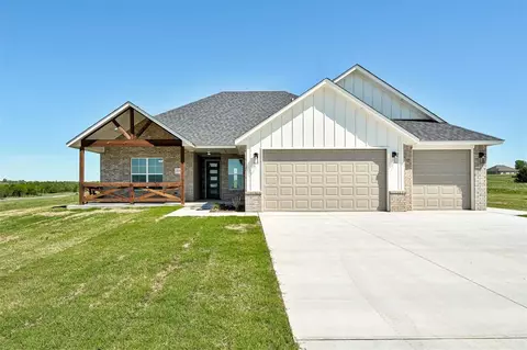 2074 Kaylee Rd, Blanchard, OK 73010