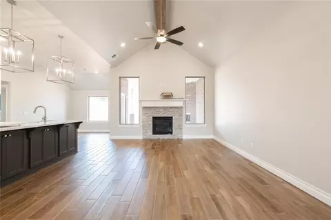 3232 Porter Dr, Edmond, OK 73012