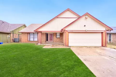 8328 NW 109th St, Oklahoma City, OK 73162