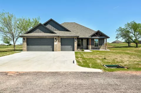 2082 Kaylee Rd, Blanchard, OK 73010
