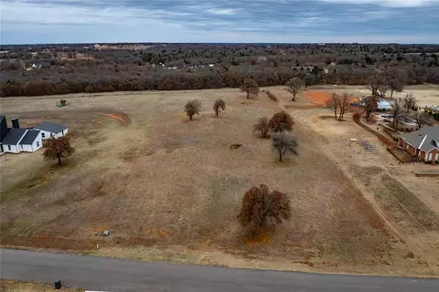 9660 Bear Creek Rd, Guthrie, OK 73044
