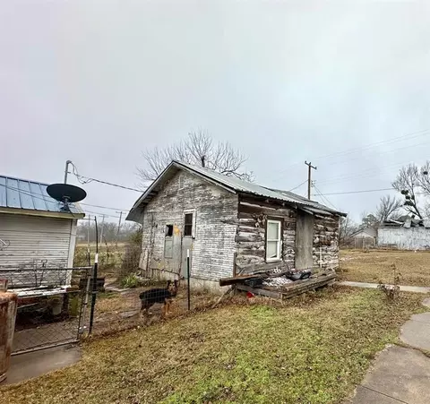 201 Douglas Ave, Seminole, OK 74868