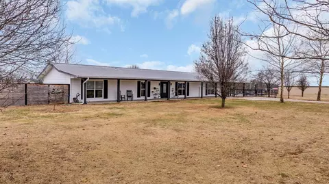 30476 E County Road 1650 Rd, Elmore City, OK 73433