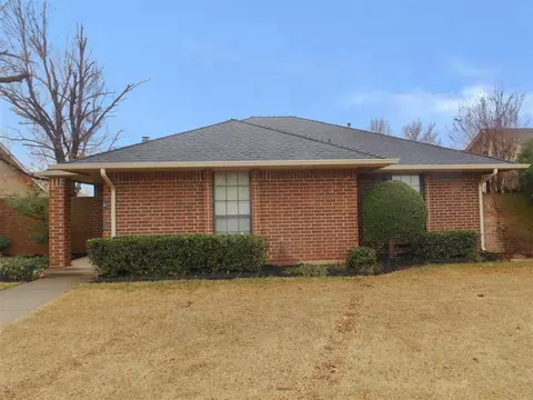 516 NW 142nd St, Edmond, OK 73013
