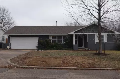 1413 Thompson Dr, Shawnee, OK 74801
