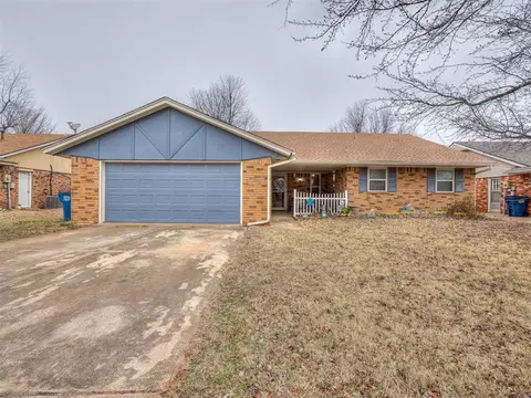 913 W Churchill Way, Mustang, OK 73064